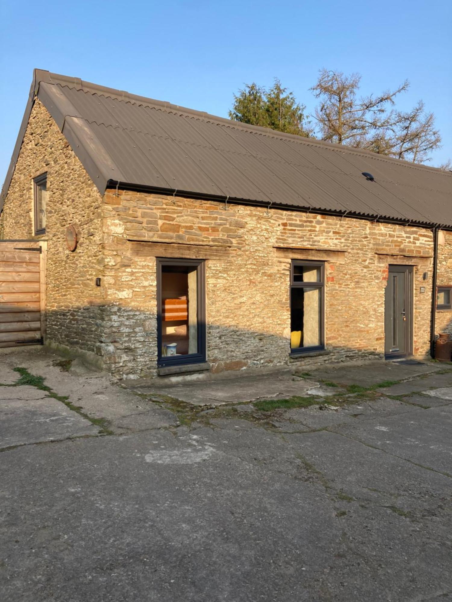 The Milking Parlour At Berthllwyd Villa Quakers Yard Екстериор снимка
